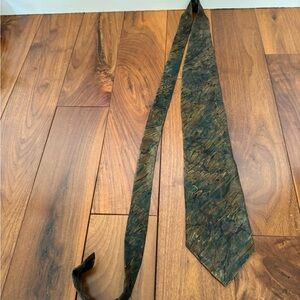 Elegant Green Patterned Men's Tie hand painted